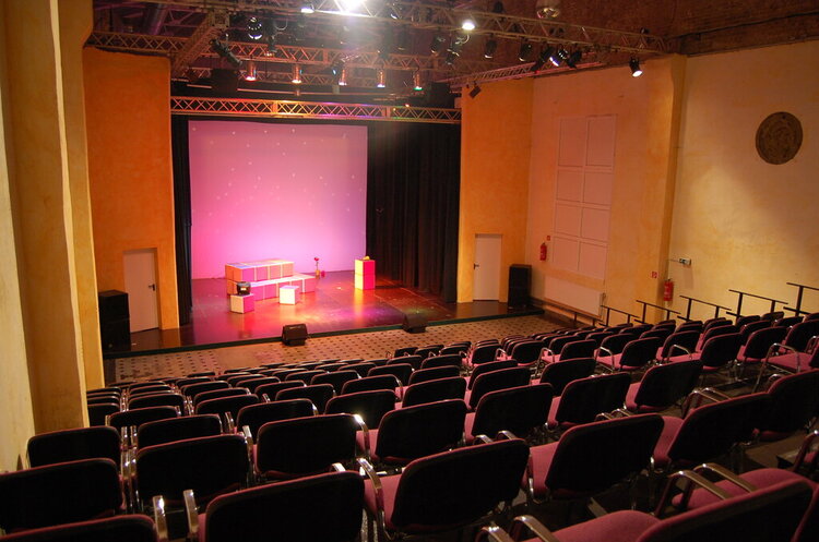 Theater an der Niebuhrg - Hauptbühne Galerie 1