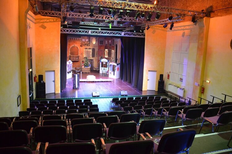 Theater an der Niebuhrg - Hauptbühne Galerie 2