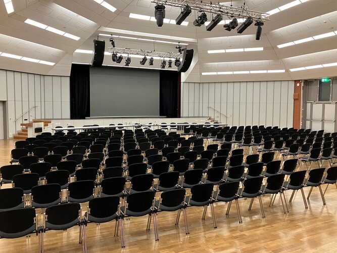 Saal mit Bühne Galerie 3